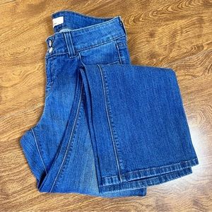 Levi’s 526 Slender Women’s Med. Wash blue Stretchable Bootcut Denim Jeans size 6